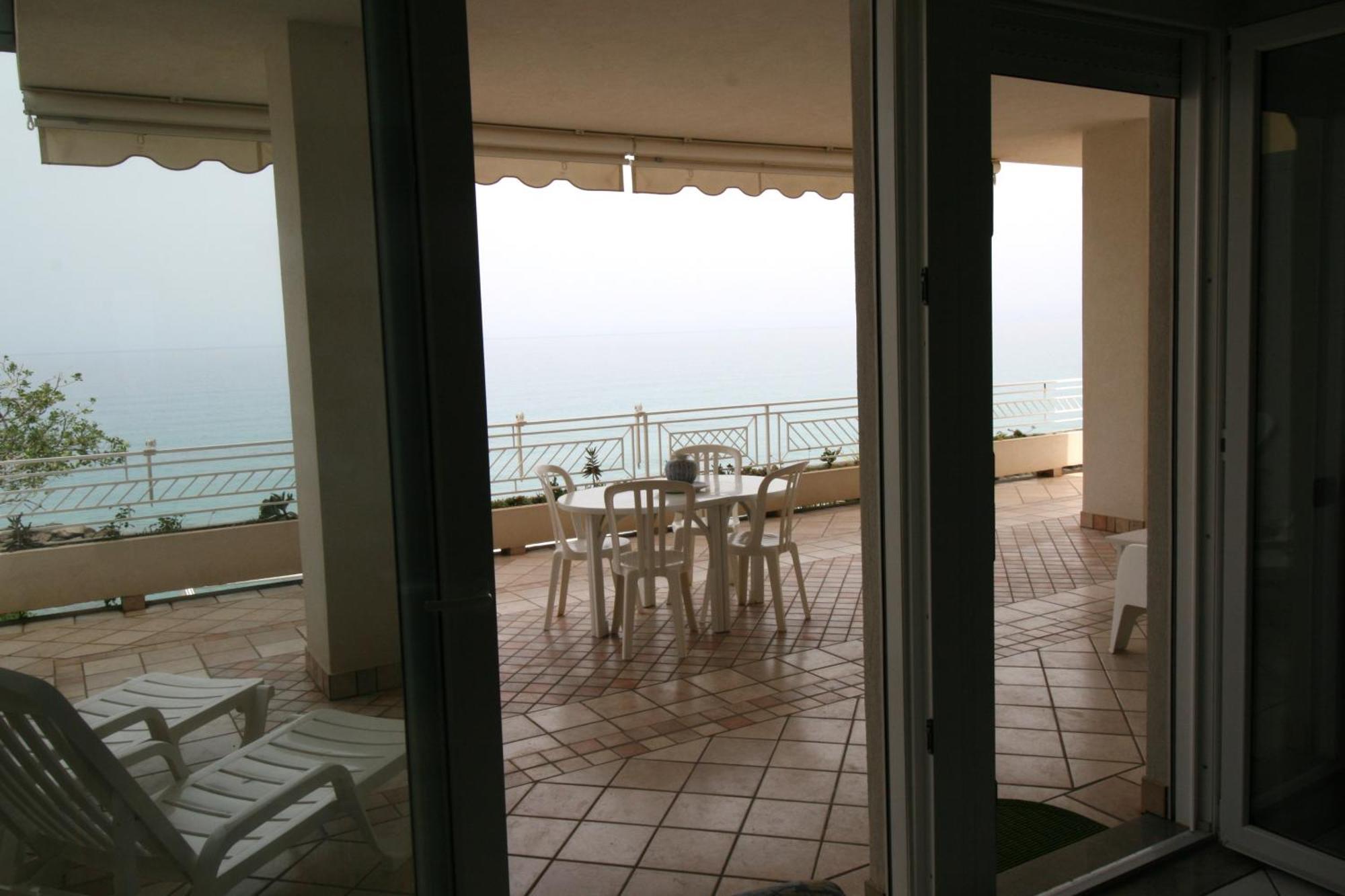 Villa Laura - Sul Mare ปิซโซ ภายนอก รูปภาพ