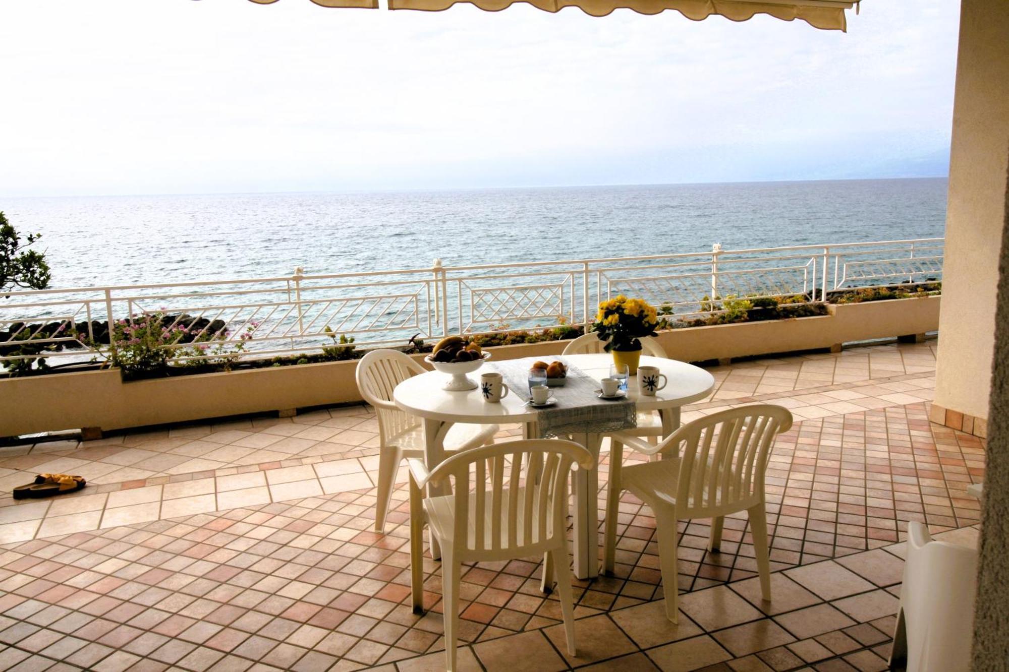 Villa Laura - Sul Mare ปิซโซ ภายนอก รูปภาพ