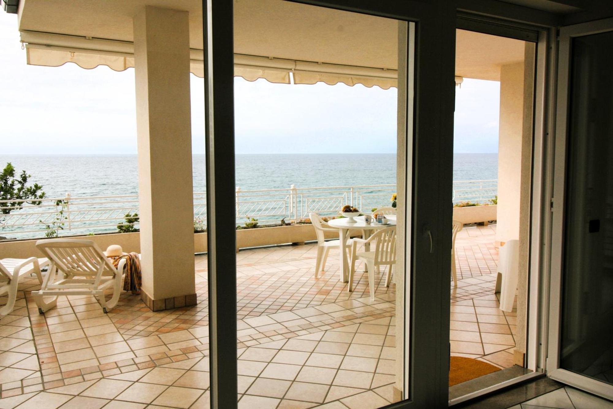 Villa Laura - Sul Mare ปิซโซ ภายนอก รูปภาพ