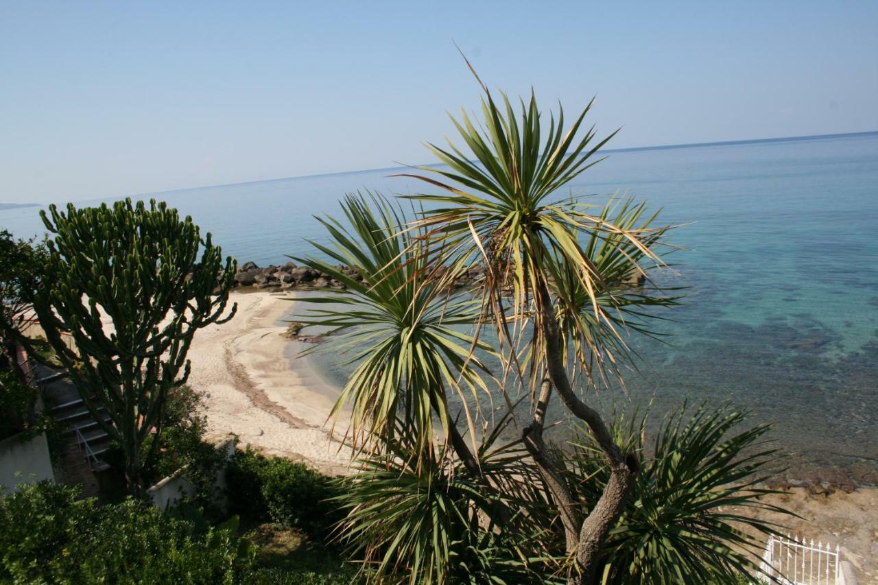 Villa Laura - Sul Mare ปิซโซ ภายนอก รูปภาพ