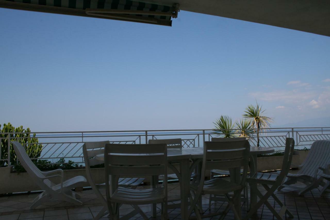 Villa Laura - Sul Mare ปิซโซ ภายนอก รูปภาพ