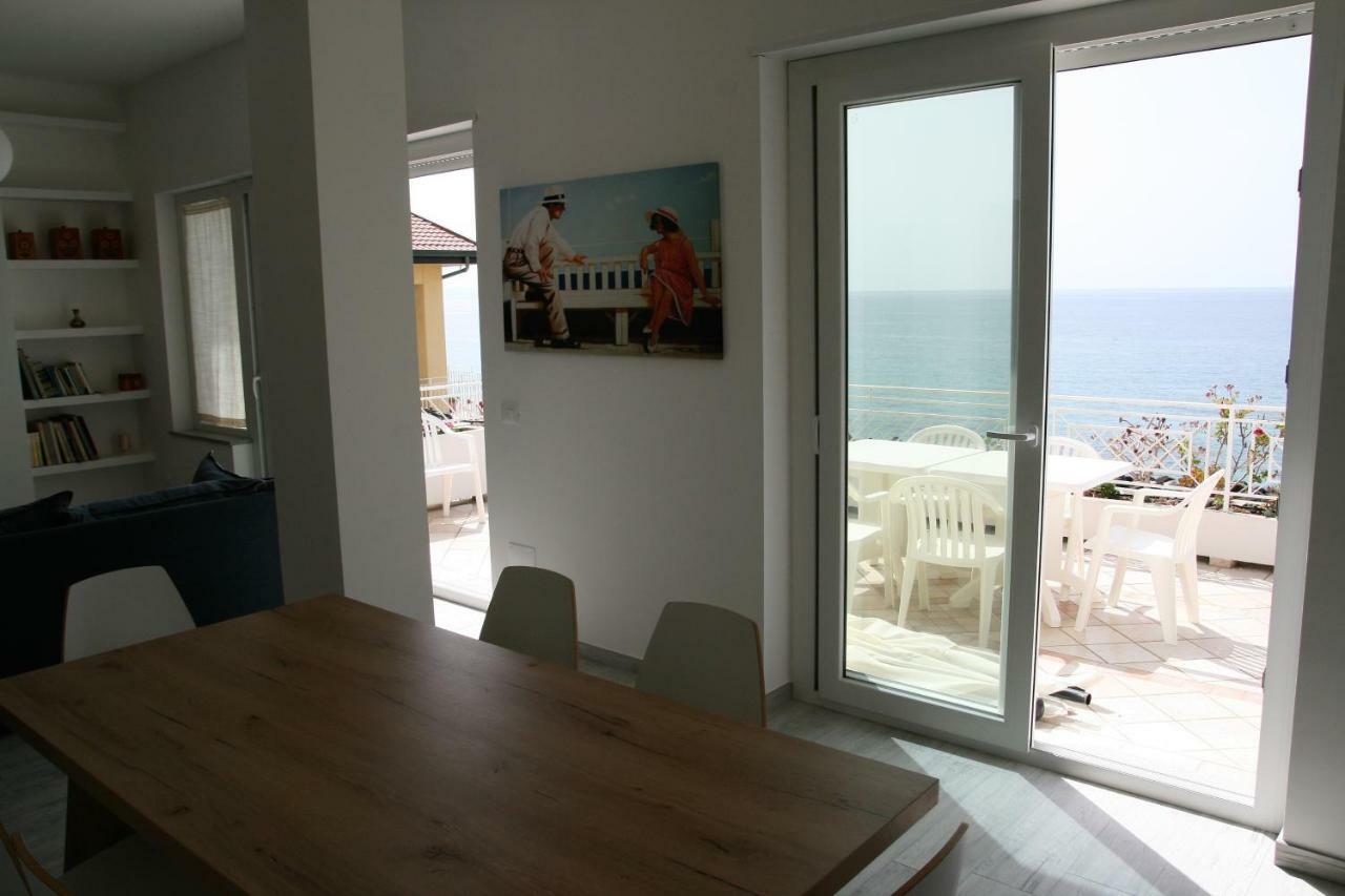Villa Laura - Sul Mare ปิซโซ ภายนอก รูปภาพ